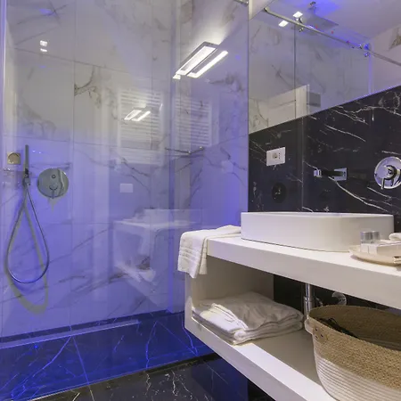 Tritone 125 Gæstehus 4*