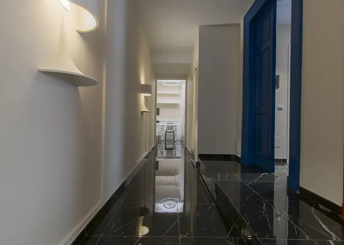 Tritone 125 בית הארחה