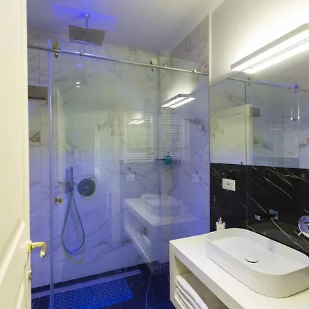 Tritone 125 Гостевой дом 4*