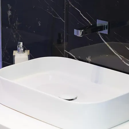 Tritone 125 Гостевой дом Рим