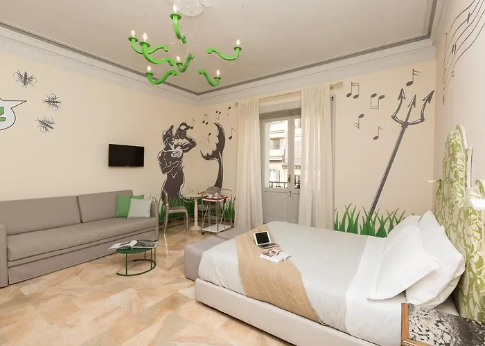 招待所 Tritone 125