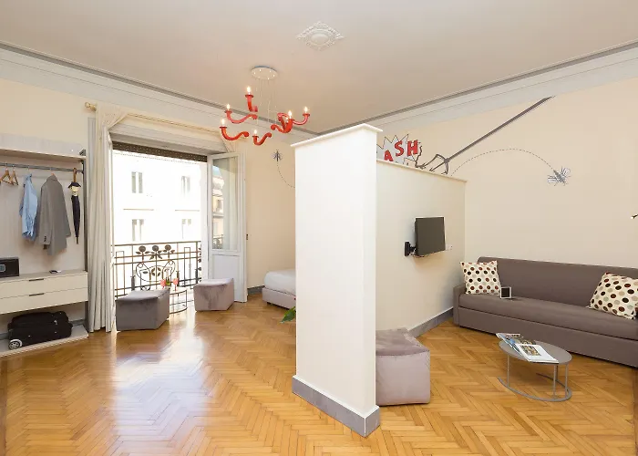 Tritone 125 게스트하우스 4*