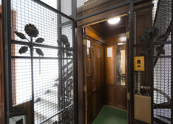 Tritone 125 게스트하우스